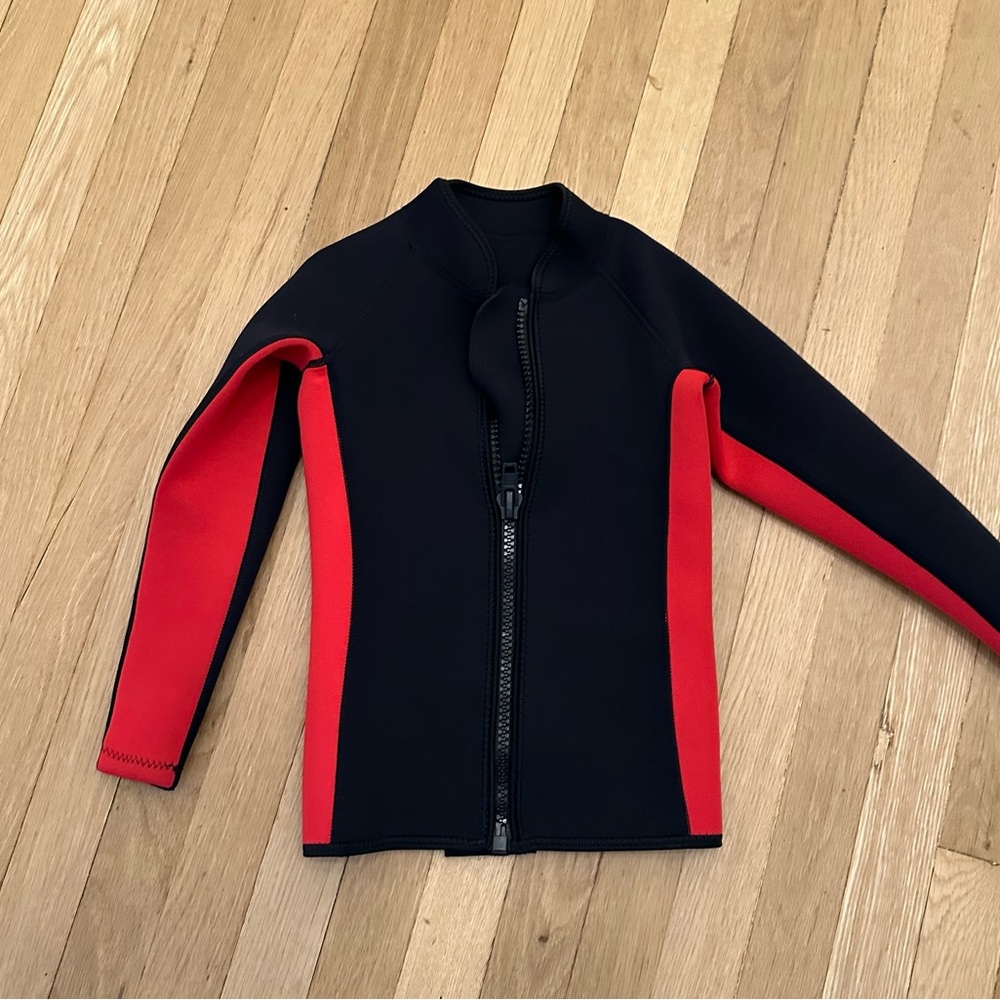 Kids wet suit top/jacket size 8, 3 mm neoprene by Realon